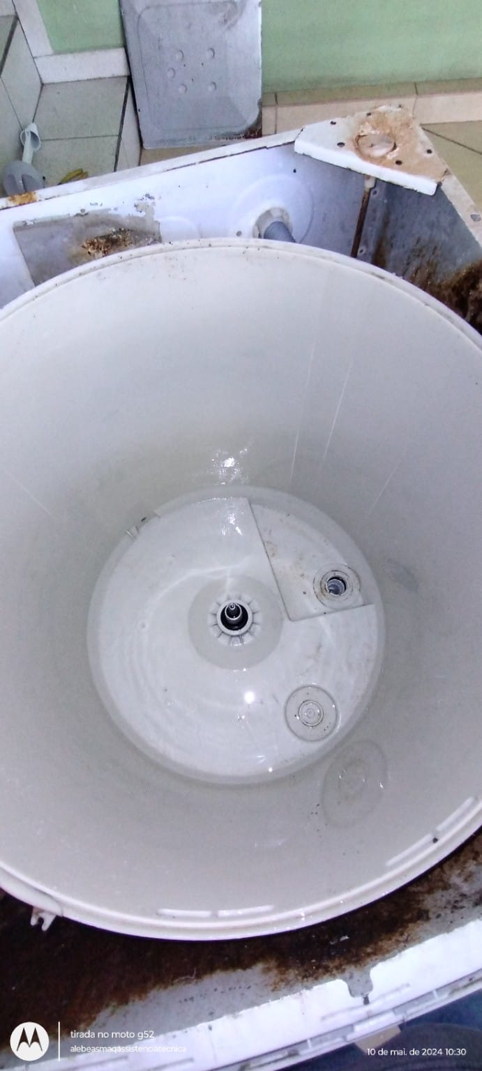 Tanque de lavadora Electrolux após higienização